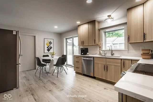 $549,900 | 650 Mulberry Street, Zionsville, IN 46077