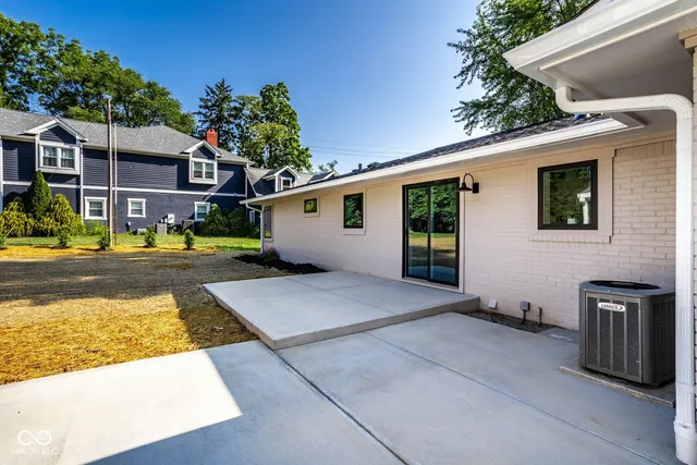 $549,900 | 650 Mulberry Street, Zionsville, IN 46077