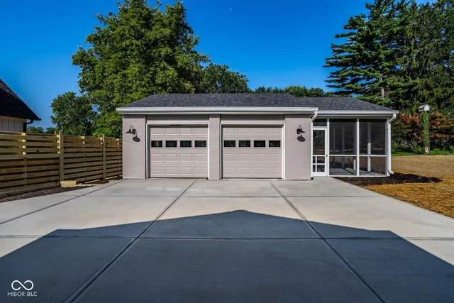 $549,900 | 650 Mulberry Street, Zionsville, IN 46077