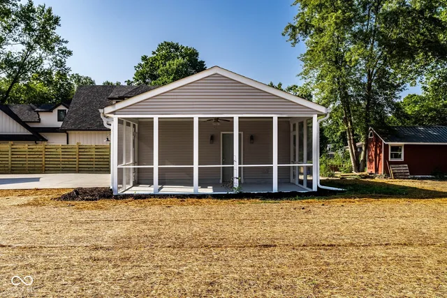 $549,900 | 650 Mulberry Street, Zionsville, IN 46077