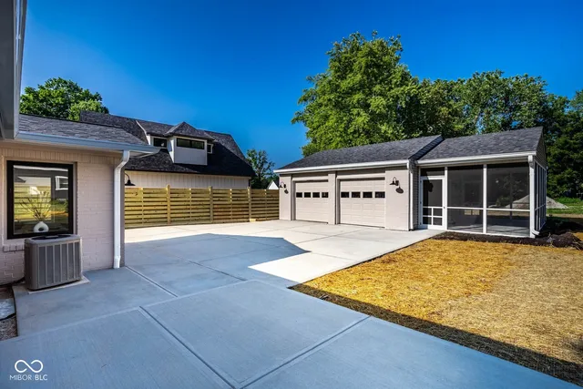 $549,900 | 650 Mulberry Street, Zionsville, IN 46077