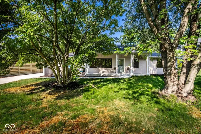 $549,900 | 650 Mulberry Street, Zionsville, IN 46077