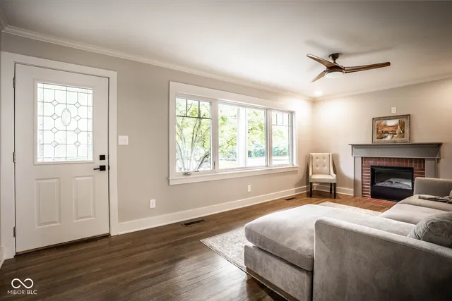 $549,900 | 650 Mulberry Street, Zionsville, IN 46077