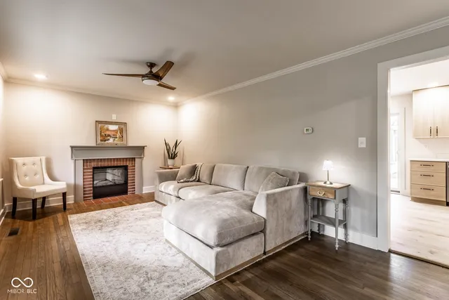 $549,900 | 650 Mulberry Street, Zionsville, IN 46077