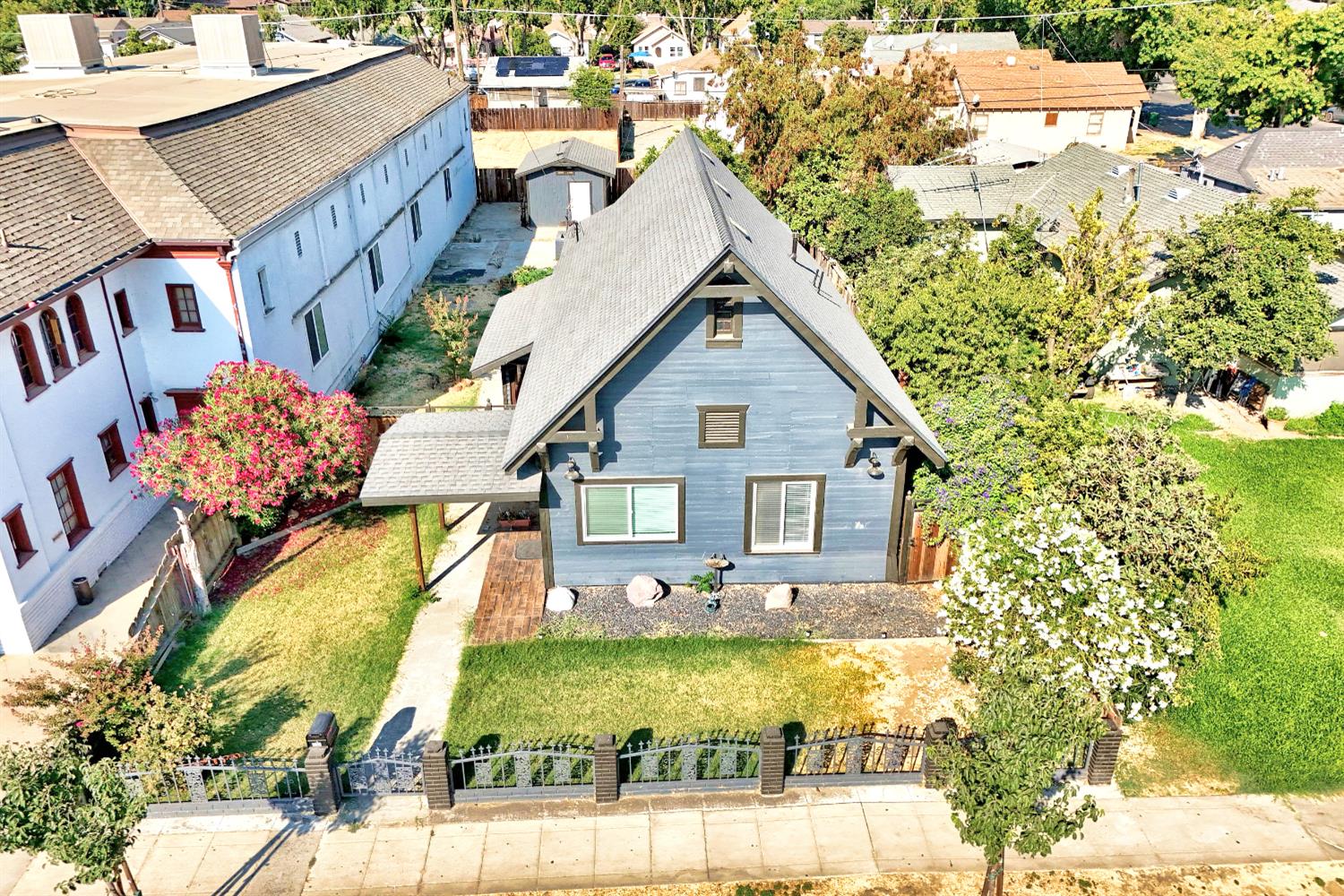 131 5th Street Gustine, CA 95322 - Photo 6 of 92