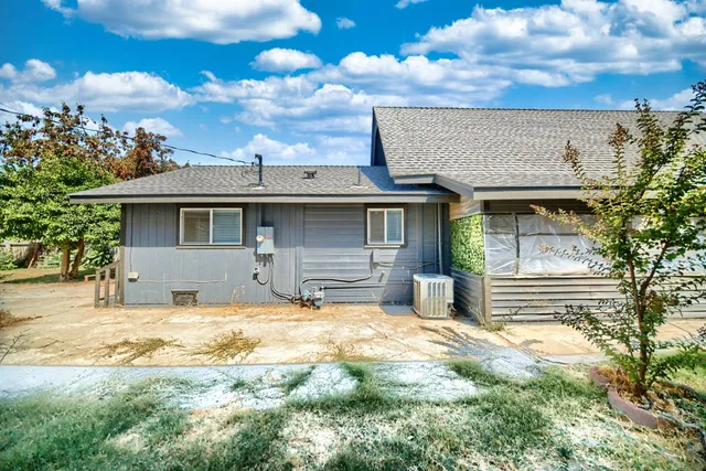 $415,000 | 131 5th Street, Gustine, CA 95322