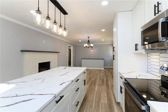 $439,000 | 10235 West 70th Street, Merriam, KS 66203