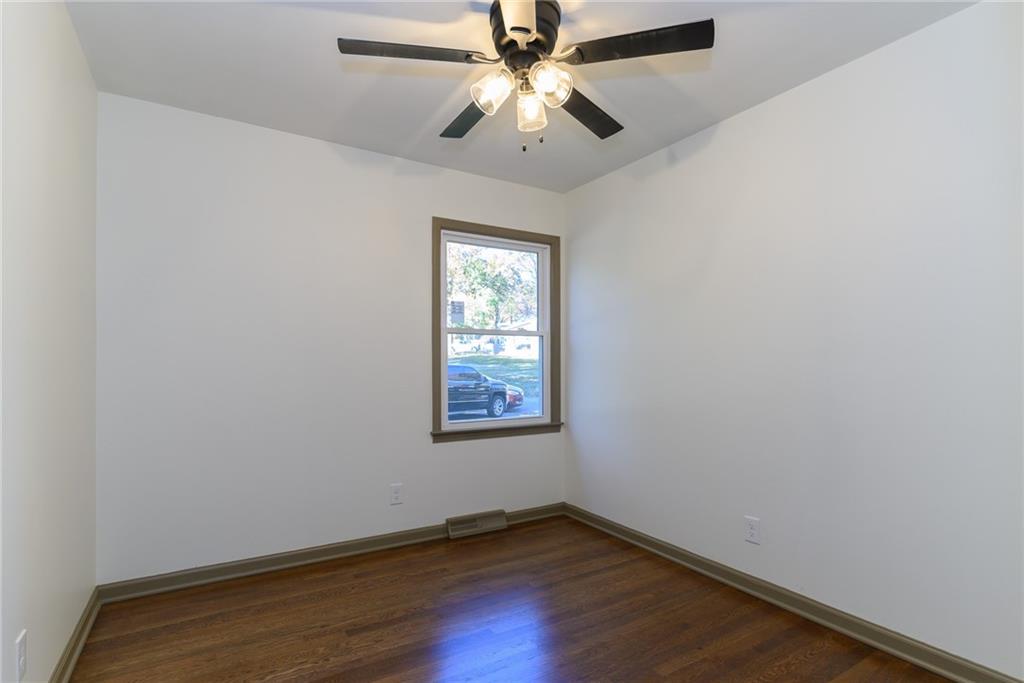 10235 West 70th Street Merriam, KS 66203 - Photo 16 of 40