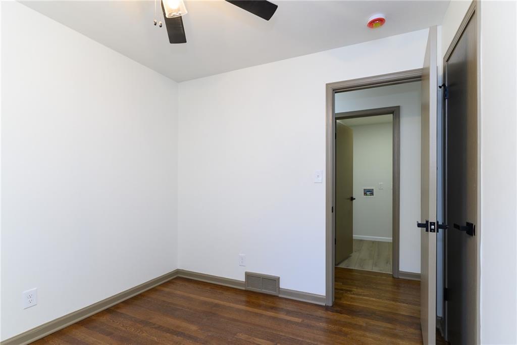 10235 West 70th Street Merriam, KS 66203 - Photo 17 of 40