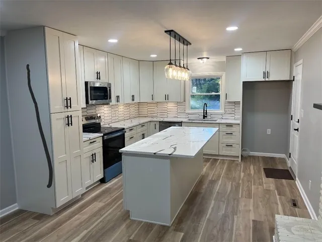 $439,000 | 10235 West 70th Street, Merriam, KS 66203