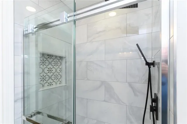 $435,000 | 10235 West 70th Street, Merriam, KS 66203