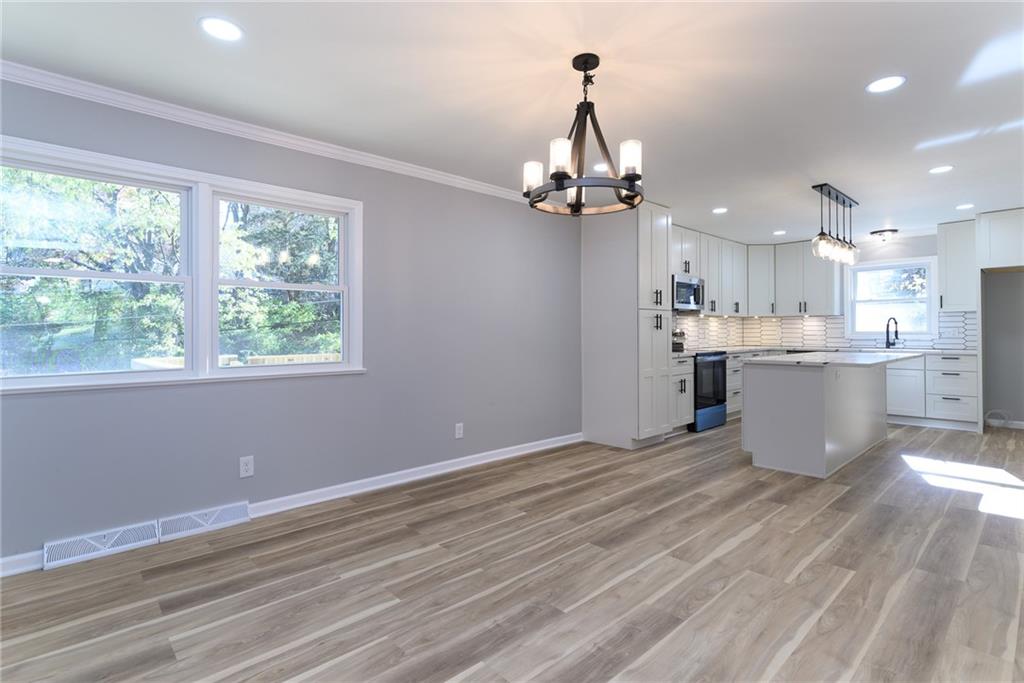 10235 West 70th Street Merriam, KS 66203 - Photo 6 of 40