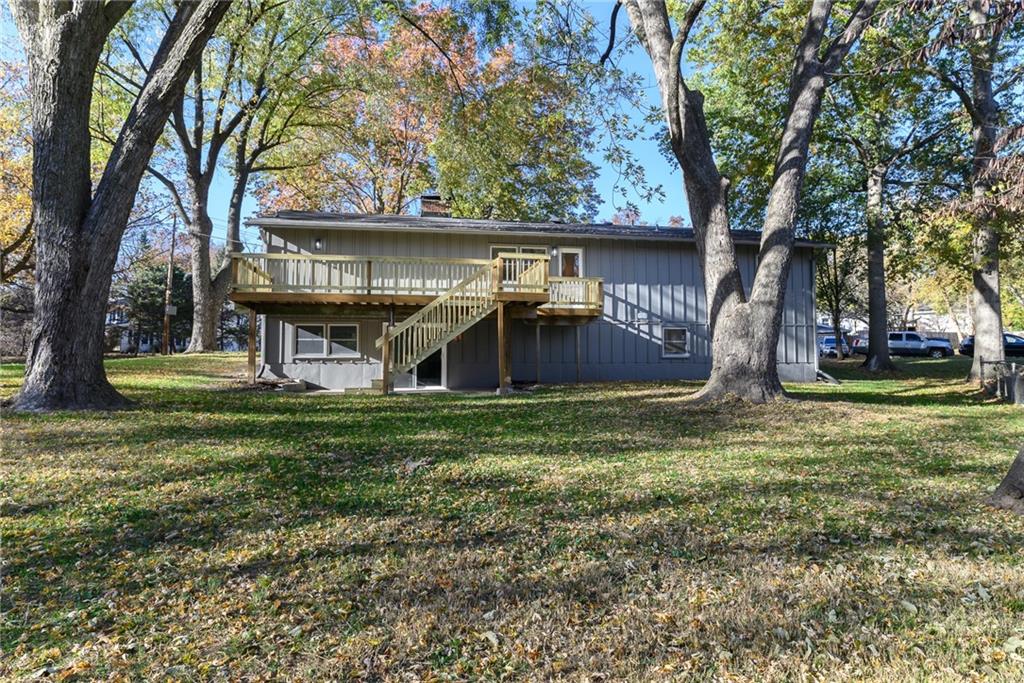 10235 West 70th Street Merriam, KS 66203 - Photo 8 of 40