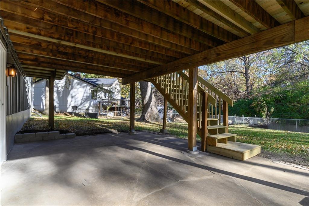 10235 West 70th Street Merriam, KS 66203 - Photo 9 of 40