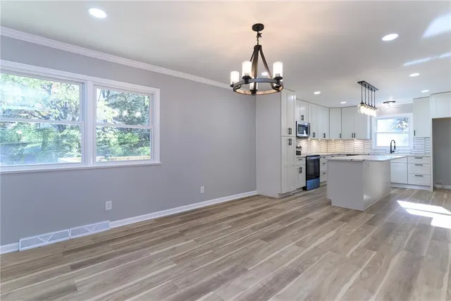 $439,000 | 10235 West 70th Street, Merriam, KS 66203