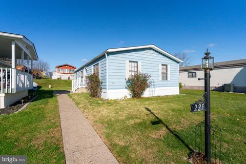 $115,000 | 225 Cherrywood Court, North Wales, PA 19454