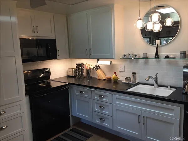 $419,000 | 13421 Danbury Lane, Unit 135H, Seal Beach, CA 90740