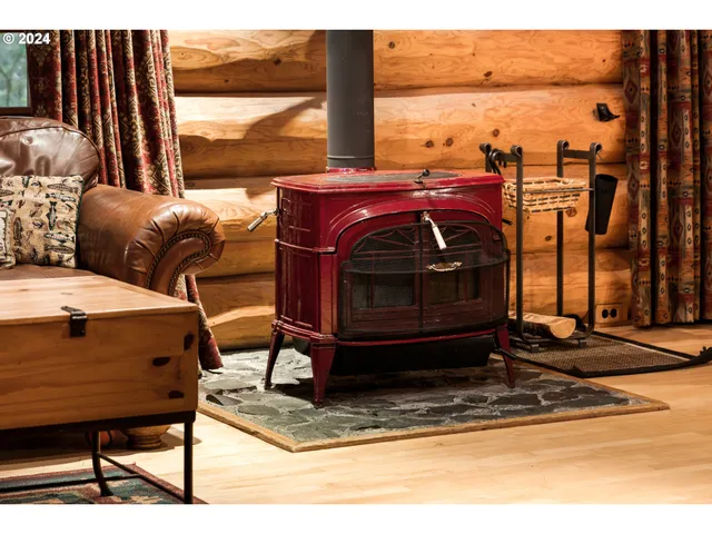 $1,295,000 | 58200 East Marmot Road, Sandy, OR 97055