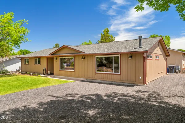 $584,000 | 2108 Northwest 13th Street, Redmond, OR 97756