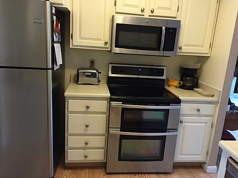 44 Newton Street, Unit 44 Pawtucket, RI 02860 - Photo 5 of 19 Kitchen.