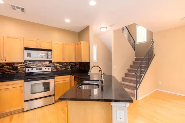 $1,900 | 5708 South 21st Terrace, Phoenix, AZ 85040