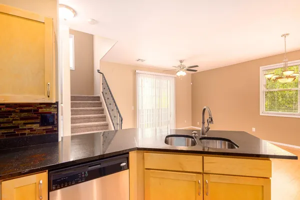 $1,900 | 5708 South 21st Terrace, Phoenix, AZ 85040
