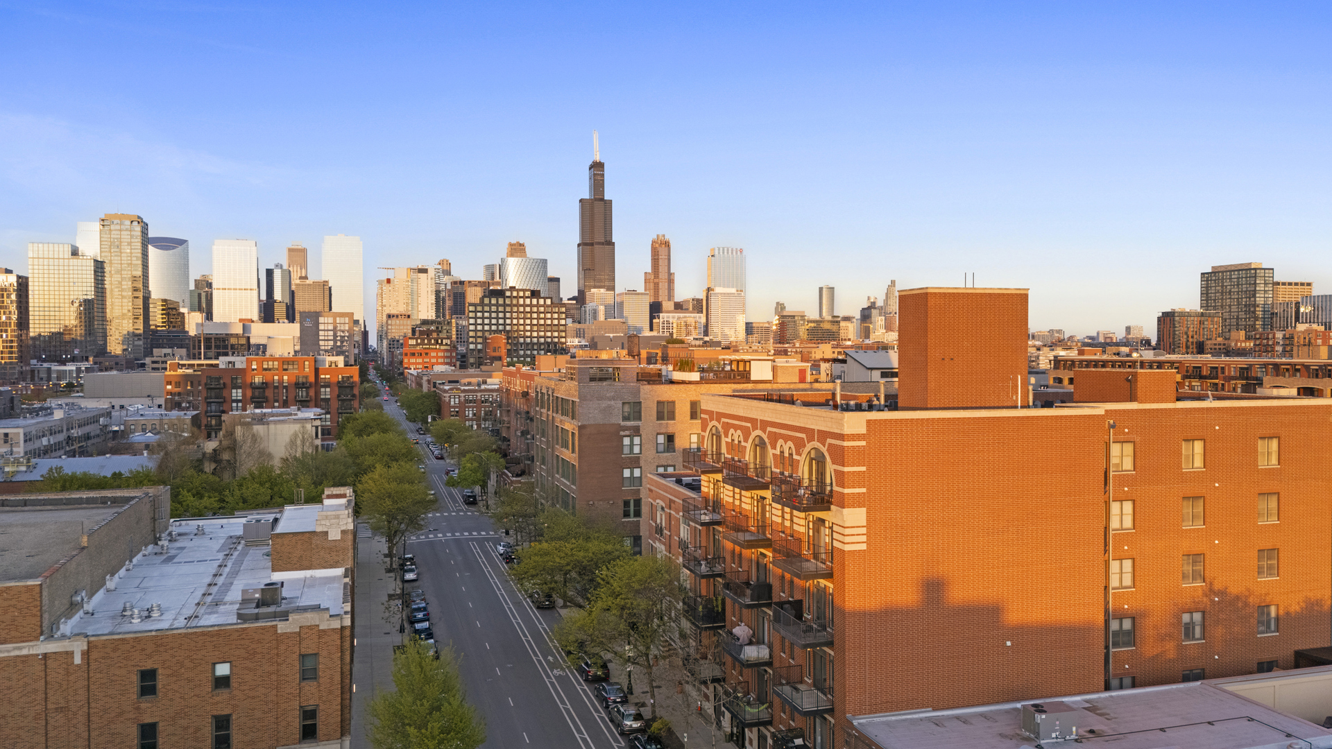 1355 West Washington Boulevard, Unit 4D Chicago, IL 60607 - Photo 6 of 46 a view of a city with tall buildings