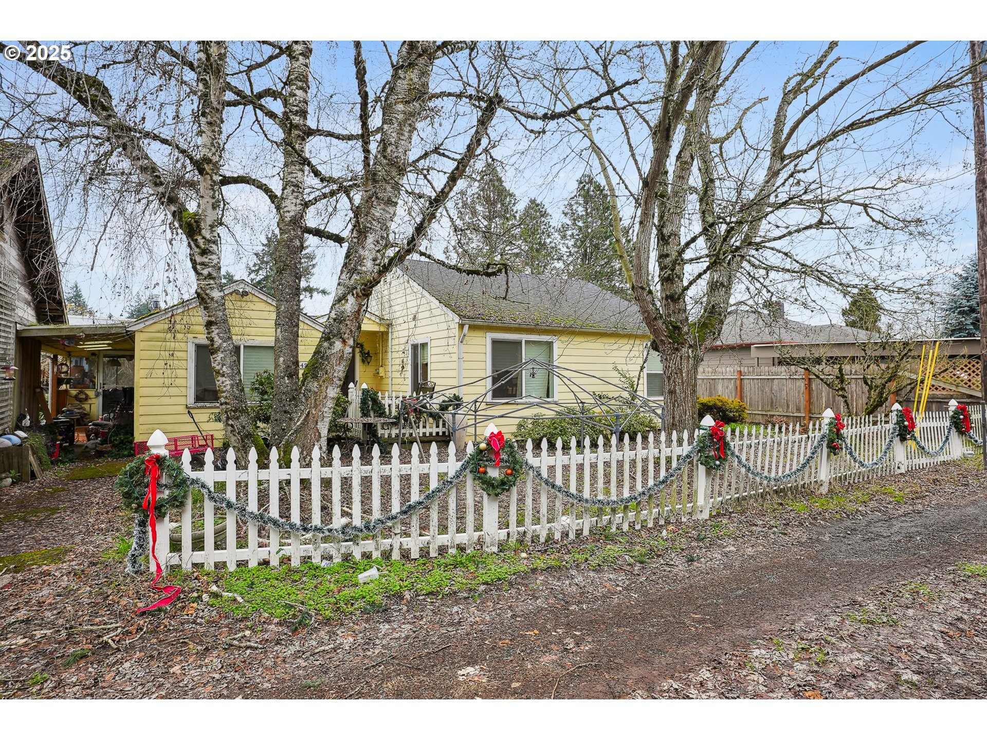 4563 Hazelgreen Road Northeast Salem, OR 97305 - Photo 2 of 20