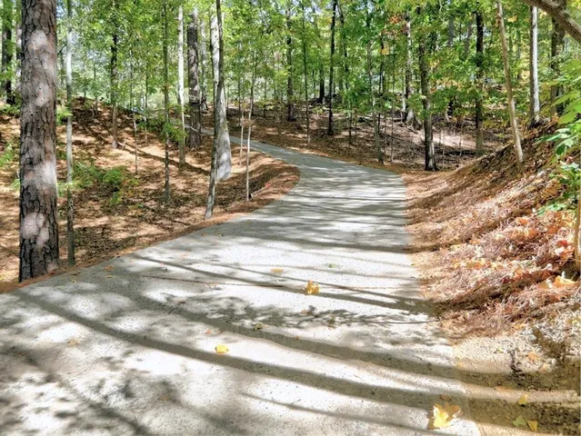 a view of a house with backyard