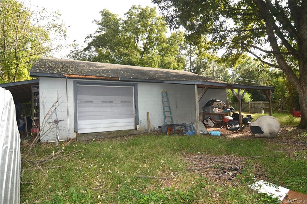 1224 Stallings Road Matthews, NC 28104 - Photo 4 of 6 a view of a garage
