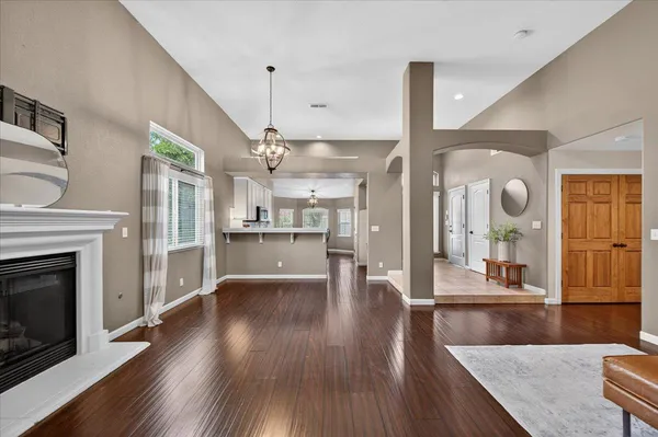 $469,900 | 2873 East El Paso Avenue, Fresno, CA 93720