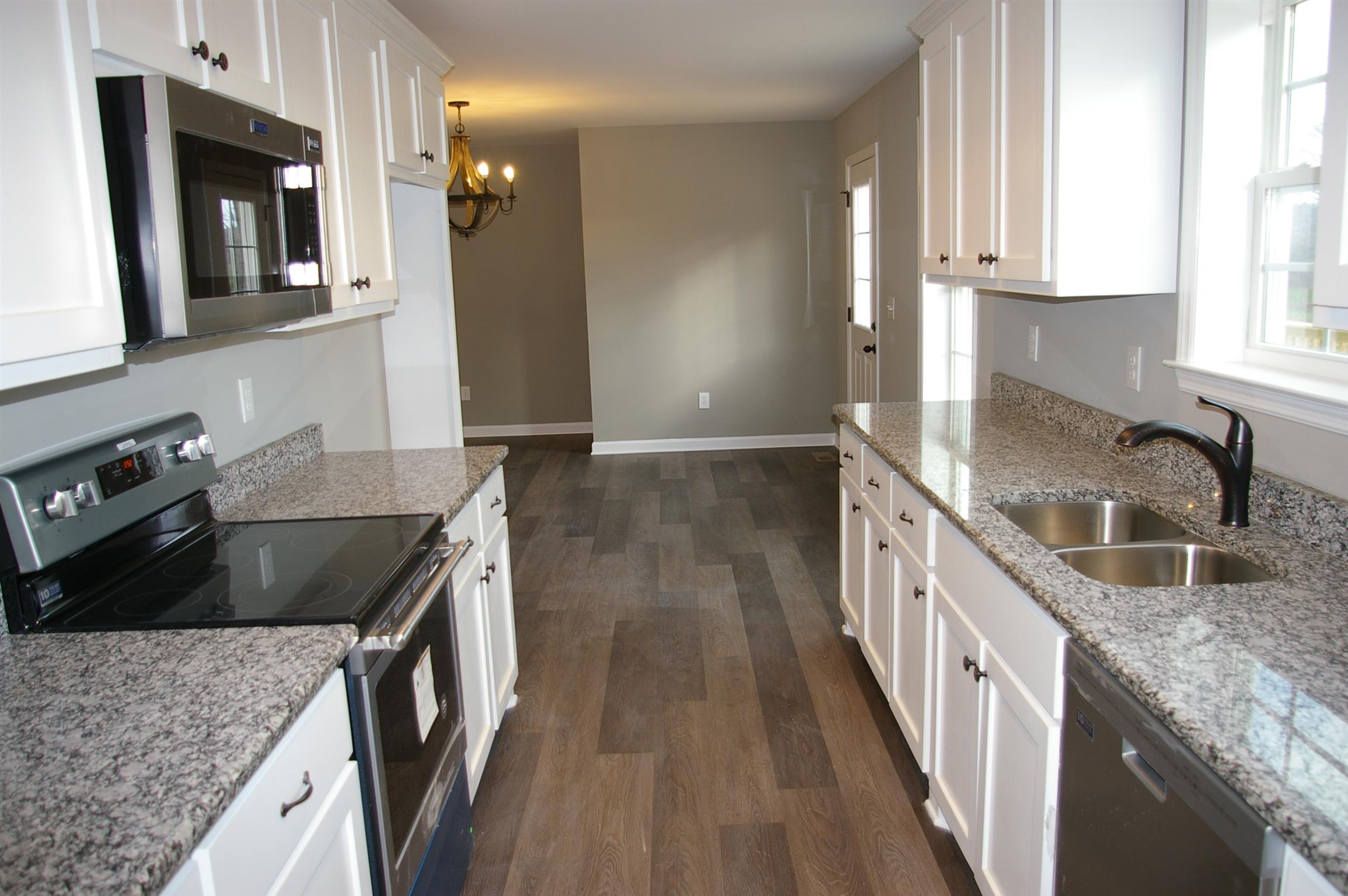 1028 Old Seminary Road Manchester, TN 37355 - Photo 3 of 14 Kitchen with Granite counters and SS Appliances