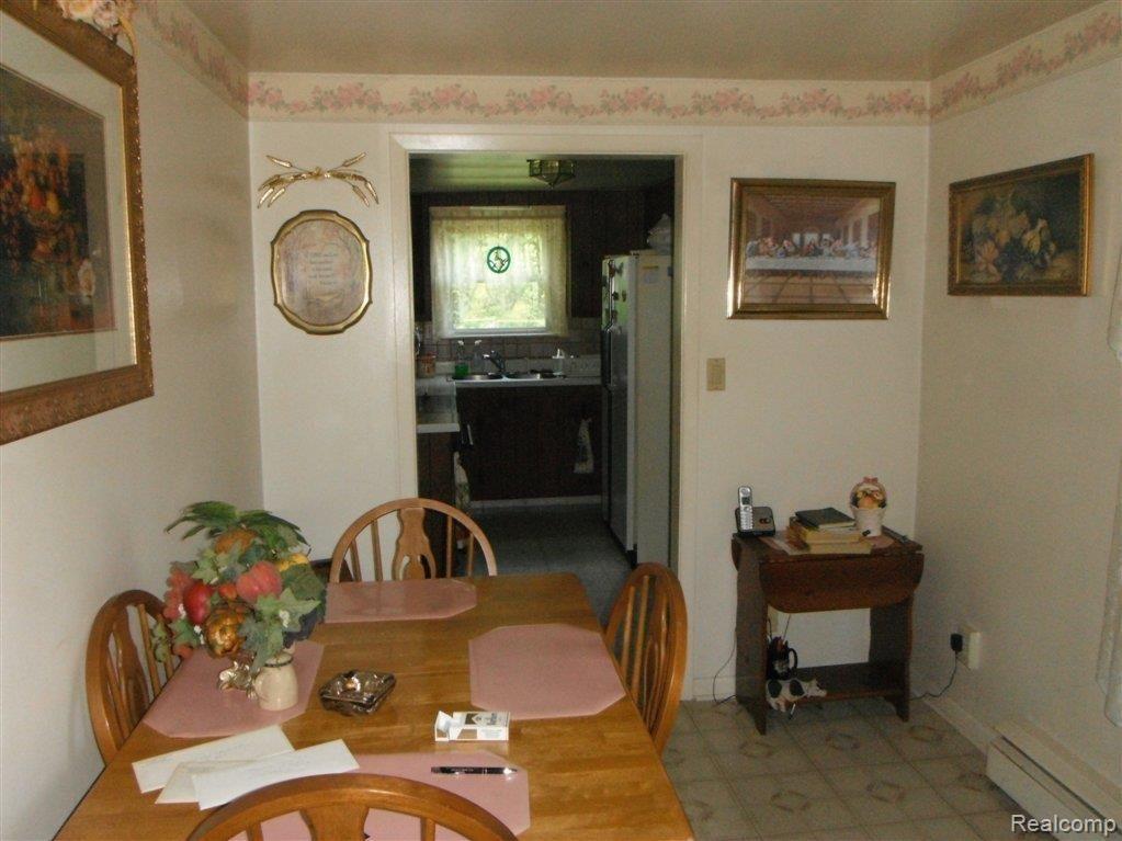 6674 Edwards Road Belleville, MI 48111 - Photo 5 of 8 6674 eDWARDS 010.jpg