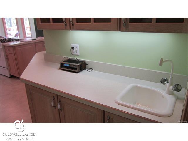 53950 County Line Road New Baltimore, MI 48047 - Photo 20 of 42 31323221-19.JPG