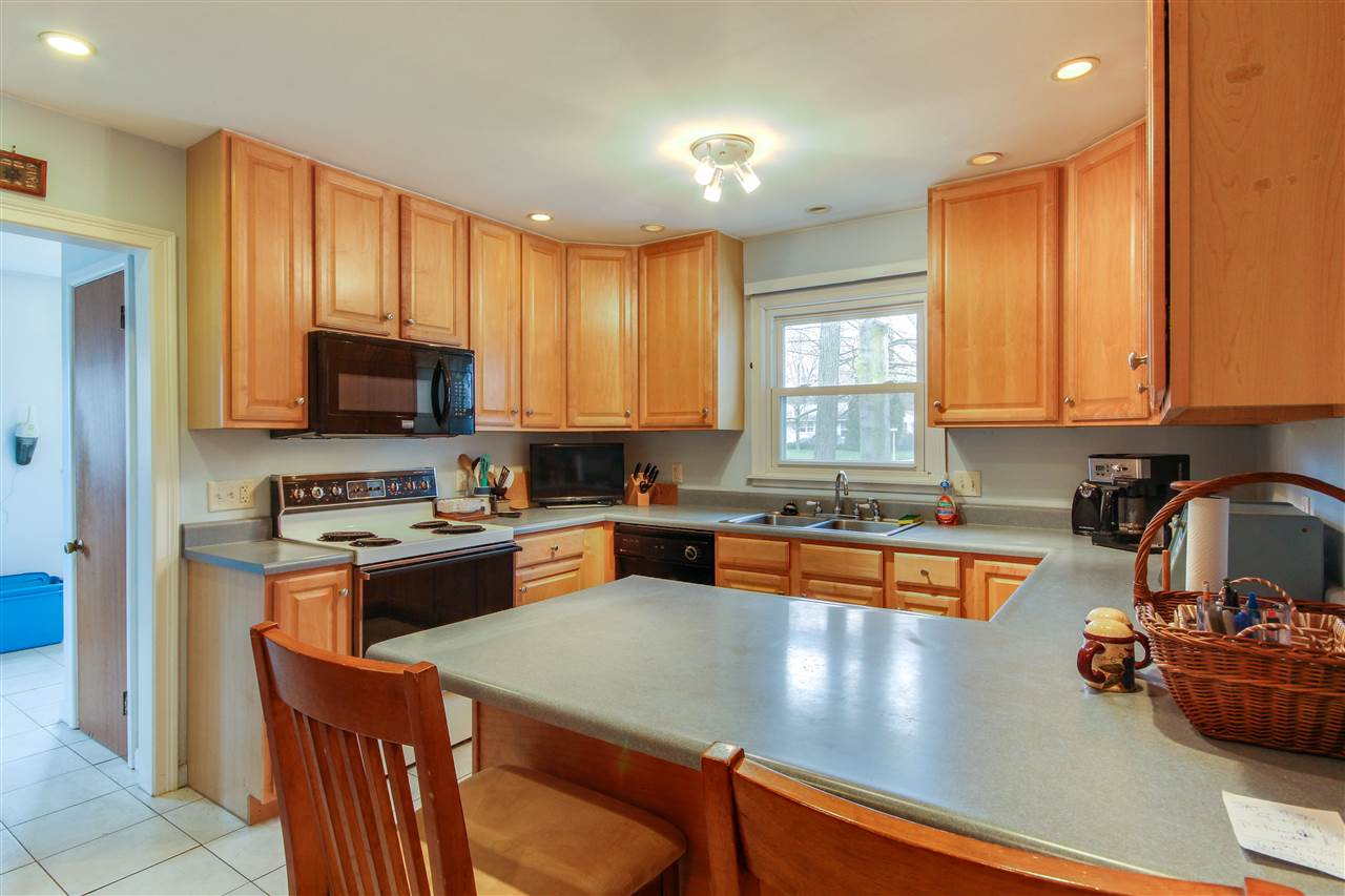 158 Dale Road Burlington, VT 05408 - Photo 6 of 39 Gallery Image 6