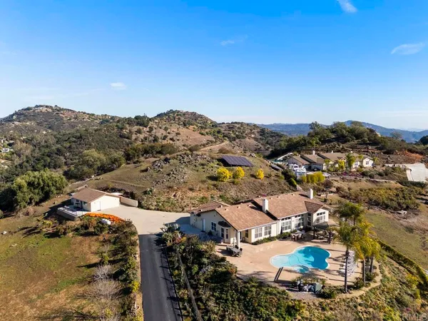 $1,445,000 | 27051 Toyon Ridge Trail, Valley Center, CA 92082