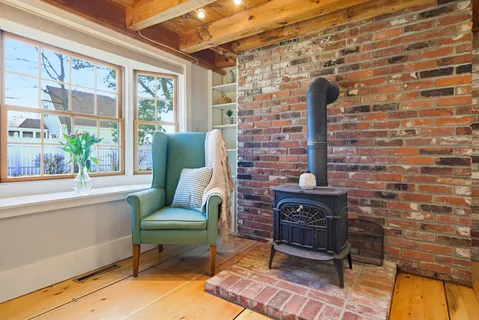 $699,000 | 6 Fifield Lane, Unit B, Stratham, NH 03885