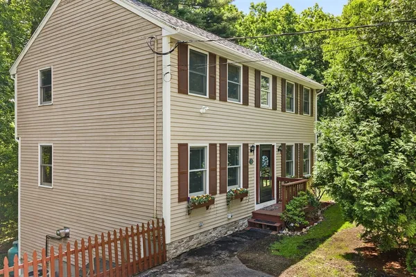 $819,900 | 89 Old Andover Road, North Reading, MA 01864