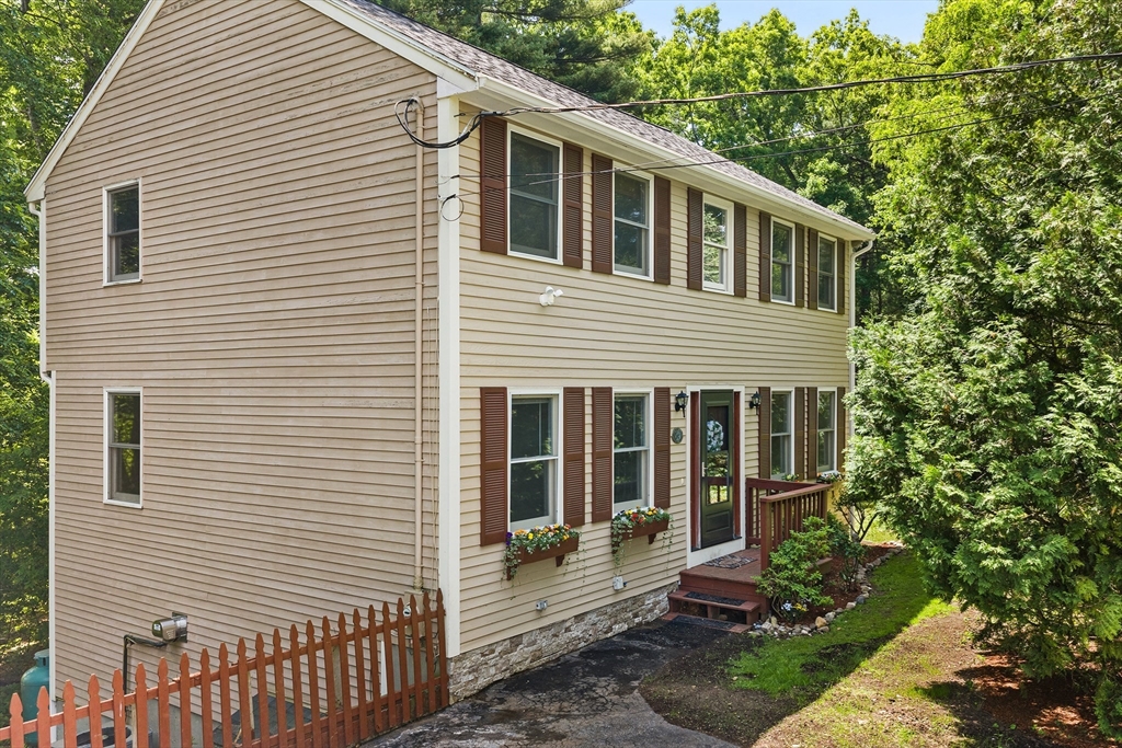 89 Old Andover Road North Reading, MA 01864 - Photo 1 of 42