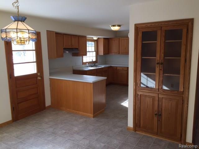 3575 Lantern View Howell, MI 48843 - Photo 3 of 16
