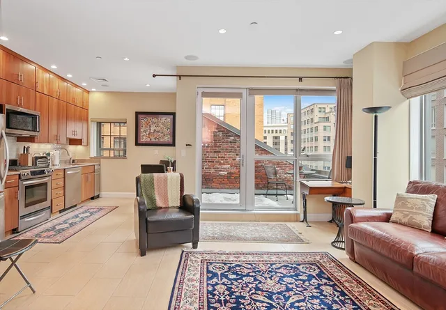 $4,300 | 99-105 Broad Street, Unit 7B, Boston, MA 02110