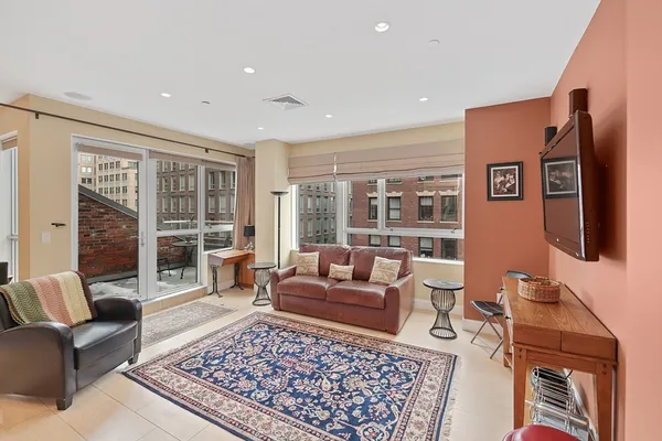$4,000 | 99-105 Broad Street, Unit 7B, Boston, MA 02110
