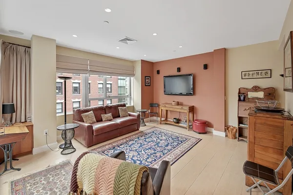 $4,000 | 99-105 Broad Street, Unit 7B, Boston, MA 02110