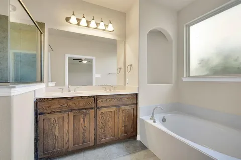 $400,000 | 9305 Water Oak Court, Arlington, TX 76002