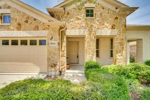 $400,000 | 9305 Water Oak Court, Arlington, TX 76002