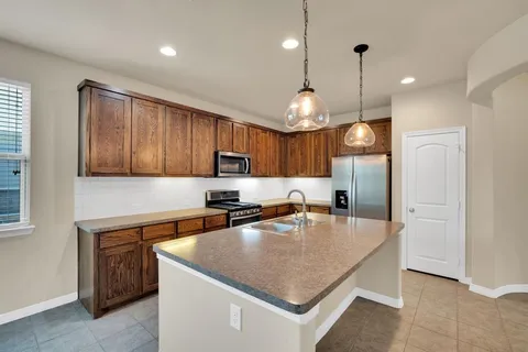 $400,000 | 9305 Water Oak Court, Arlington, TX 76002
