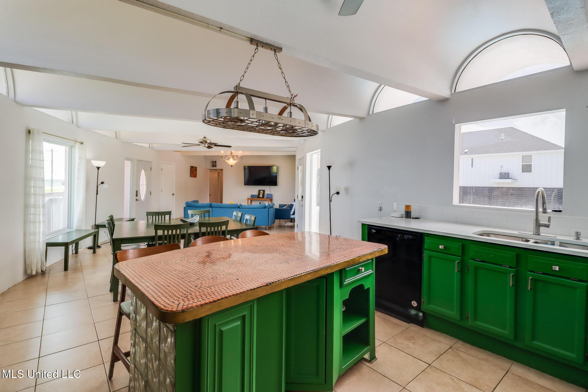 101 Hayden Avenue Pass Christian, MS 39571 - Photo 13 of 42 IMG_2134-Edit