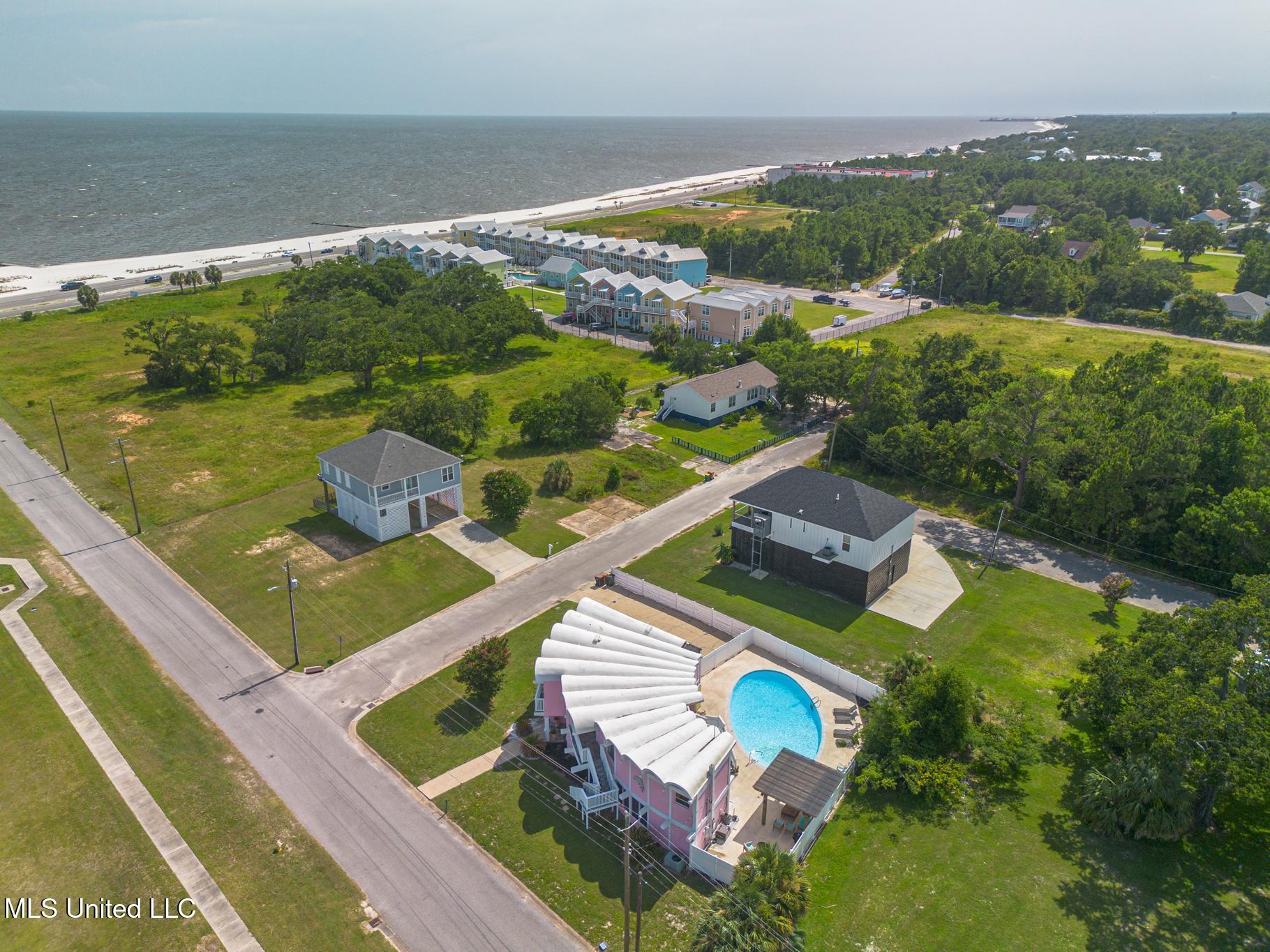 101 Hayden Avenue Pass Christian, MS 39571 - Photo 39 of 42 101-5