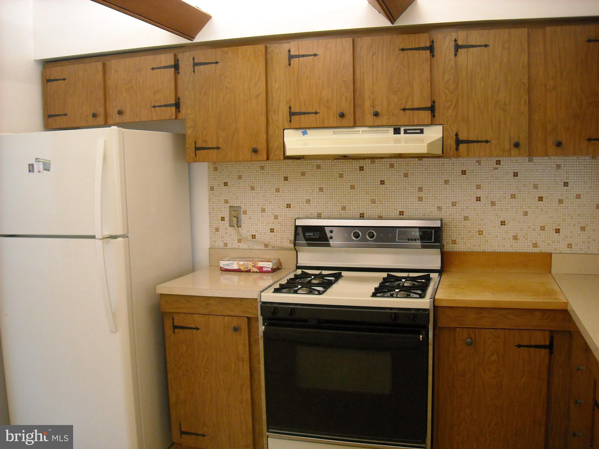 523 Michille Road Odenton, MD 21113 - Photo 5 of 12 Kitchen