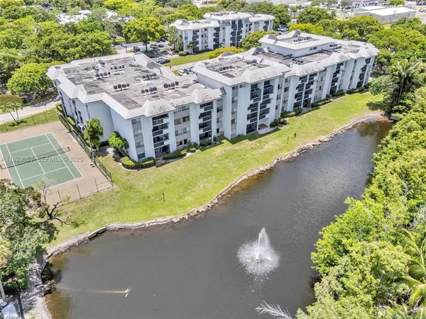 $2,200 | 721 North Pine Island Road, Unit 416, Plantation, FL 33324